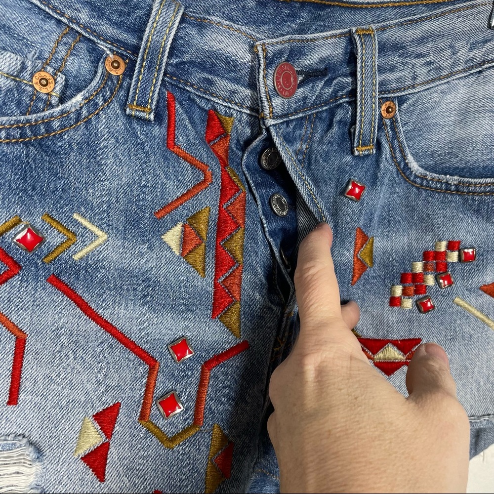 Levi's 501 Denim Cut Off Shorts Upcycled Sz 27 Boho Embroidered Vintage Festival - Picture 4 of 12